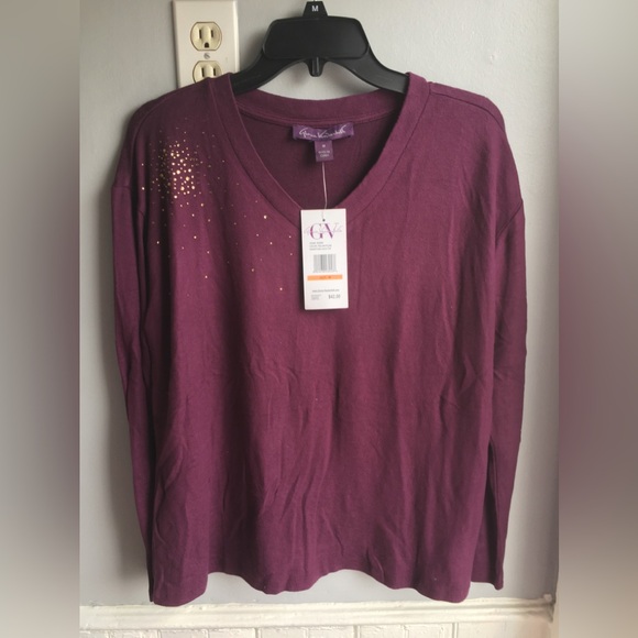 Gloria Vanderbilt V-Neck Top - NWT - Picture 1 of 7